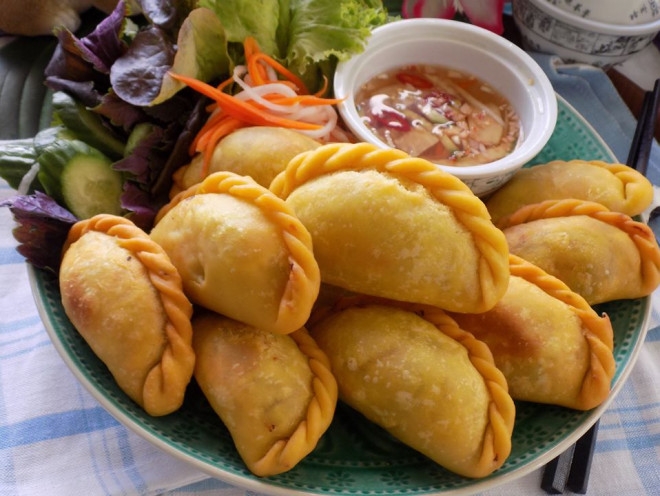 How to Make Bánh gối Deep Fried Pillow Cake at Home