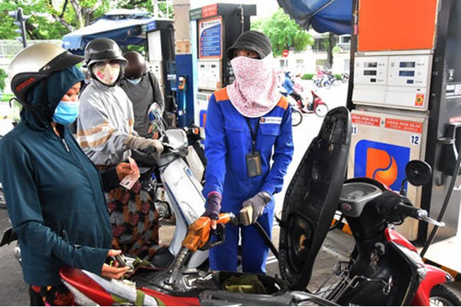 Local oil prices fall slightly