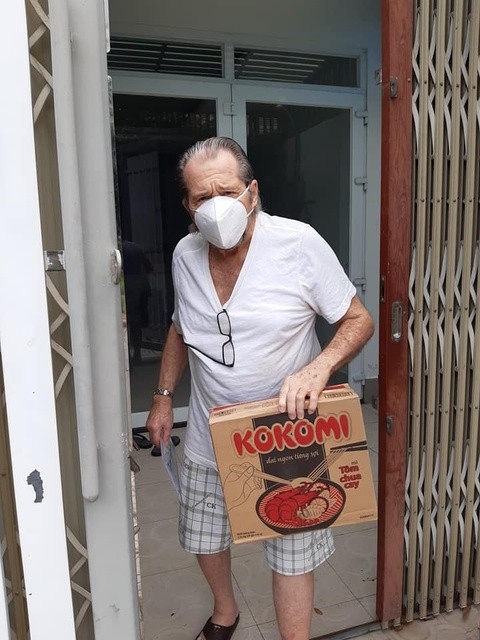 Locals Lend A Hand to Help Expats Survive Covid 19