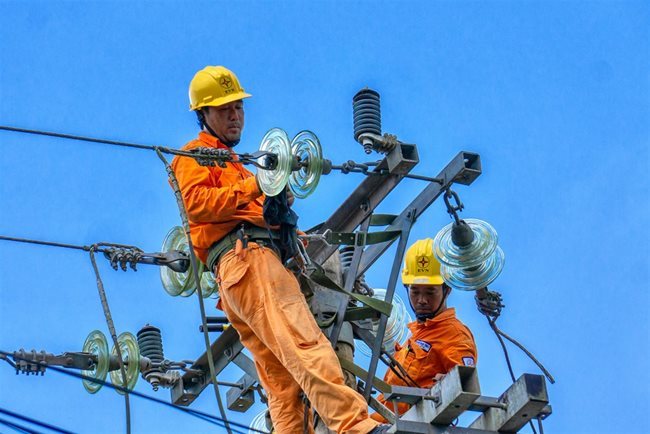 Ministry suggests 23 localities cut water, electricity prices for pandemic-hit workers