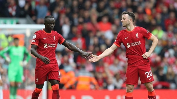 Liverpool and Brighton joint top, Man City rebound