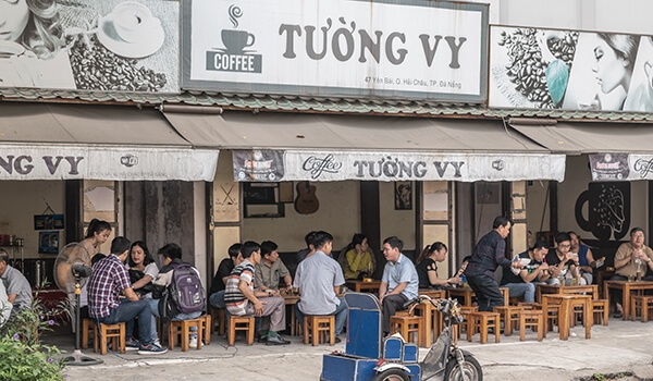 smell-of-vietnamese-coffee-on-the-streets-distinctive-scent-travellers