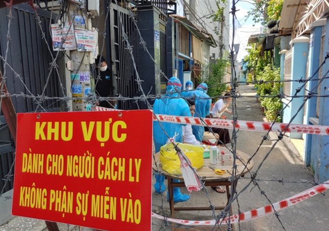 Vietnam reports biggest daily spike of Covid-19 with 9,710 domestic cases