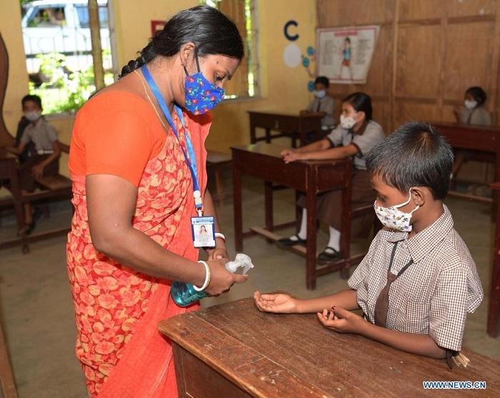 Indian gov't reviews COVID-19 situation in states showing case surge