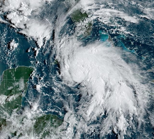 US Gulf Coast residents flee 'extremely dangerous' Hurricane Ida