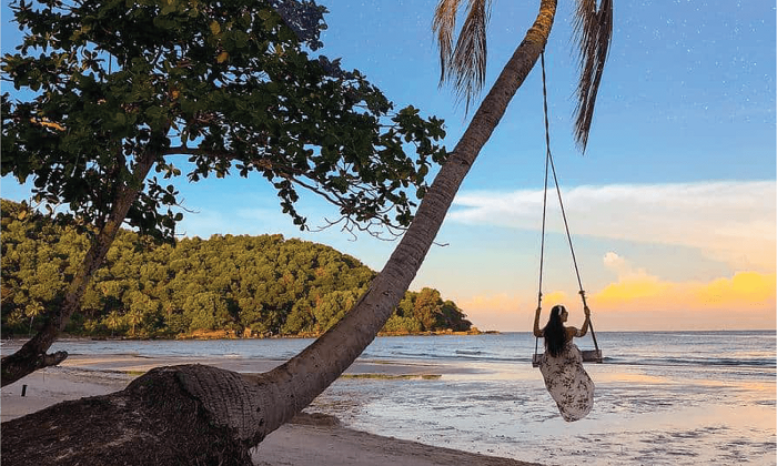 Experience going to Hon Mot Phu Quoc to cool off, scuba diving to see corals
