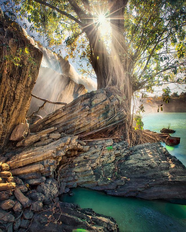 Indonesian photographer wows fans around the world with stunning shots of Vietnam
