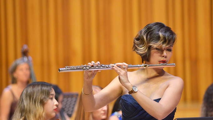 Flautist Le Thu Huong: I belong to Vietnam