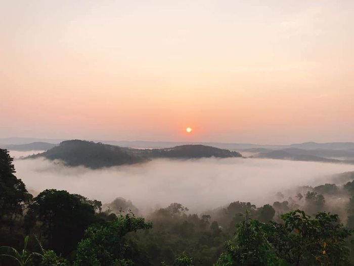No need to go to Da Lat, hunting clouds in Mang Den is also beautiful as a fairy scene in real life