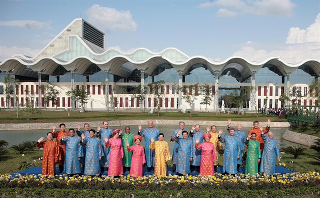 Significant role of Vietnamese áo dài honoured in online exhibition