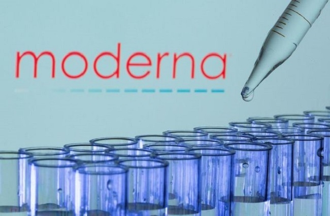Moderna working on combination COVID-19 vaccine booster and flu shot