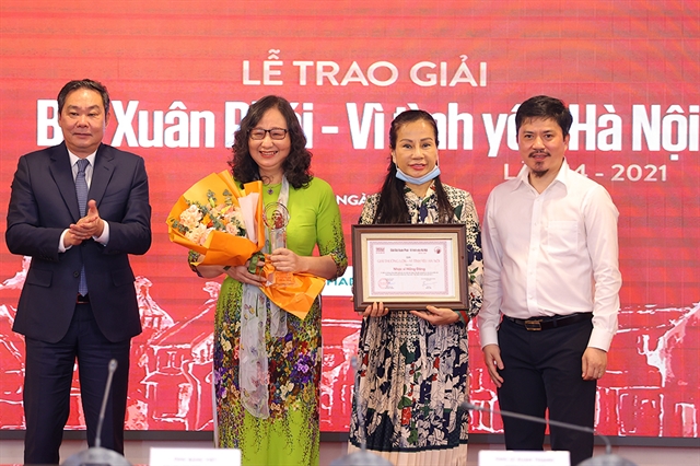 Bùi Xuân Phái Awards honour musician Hồng Đăng