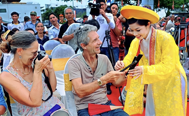 Experts discuss strategy for the development of cultural industries in Việt Nam