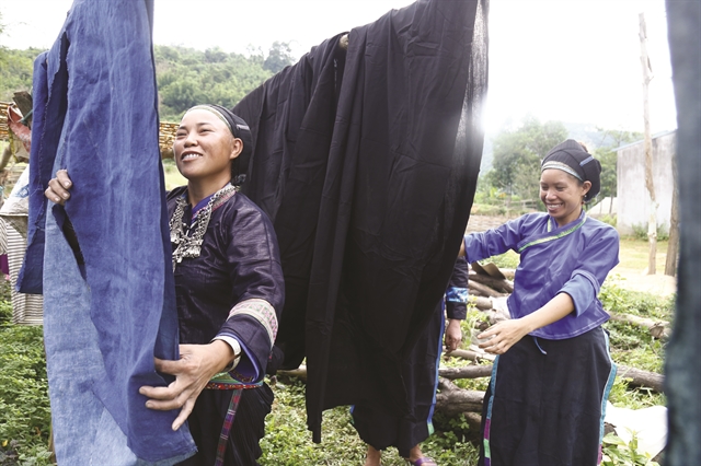 Indigo clothes – a part of Nùng culture