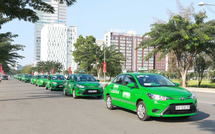 Buses, taxis, and contract passenger cars resumed in HCMC