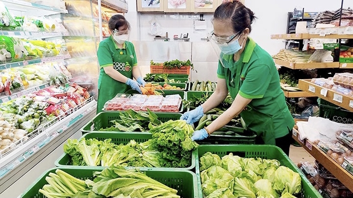 Ho Chi Minh City gradually reopens activities while controlling the pandemic