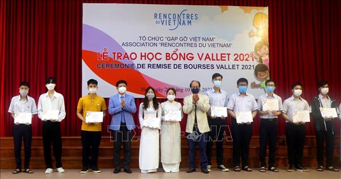 Thua Thien-Hue: 229 students get Vallet scholarships