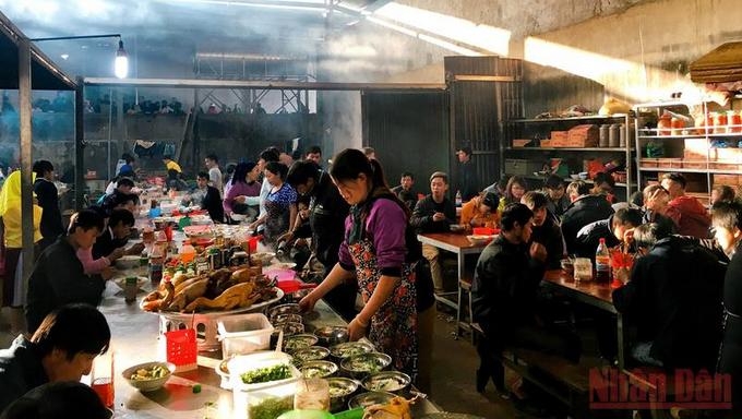 Unique cultural identity of Meo Vac mountainous district highlighted through weekly market