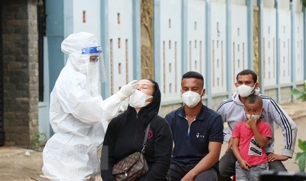 Vietnam reports 3,985 COVID-19 cases, 5,202 recoveries on October 22