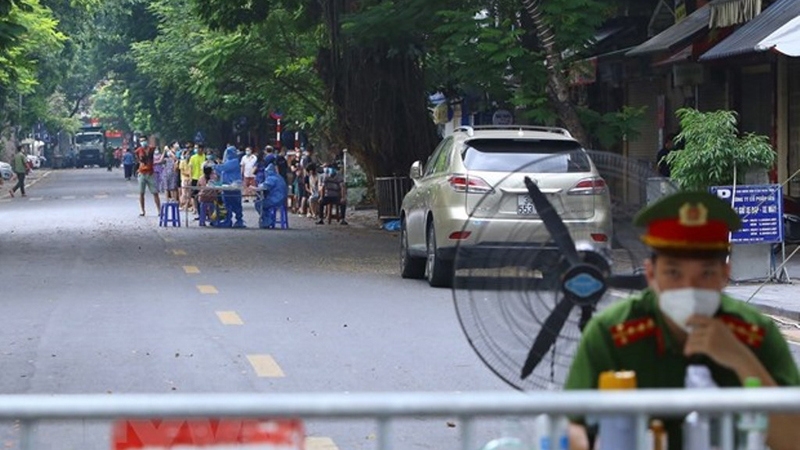 Vietnam reports 5,383 new cases of COVID-19 on October 4