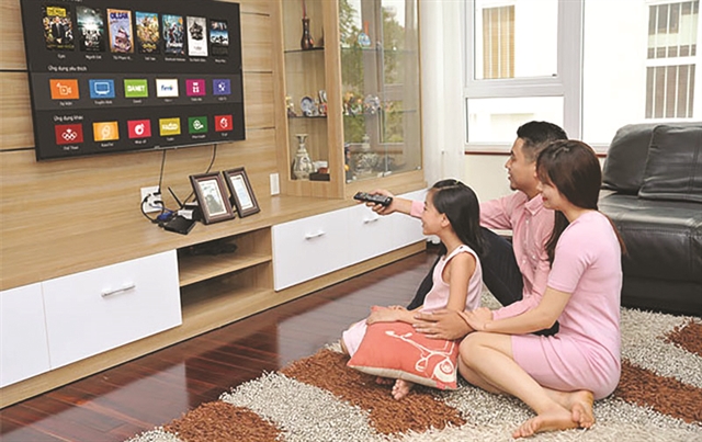 Online movie distribution faces management challenges