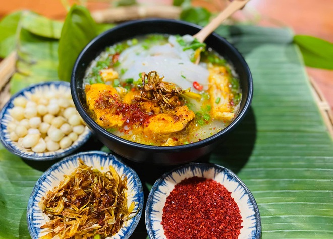 Quang Tri porridge has a strange name, you can enjoy it without a spoon
