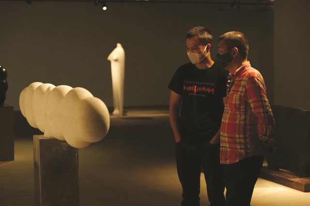 Vincom hosts stone sculpture exhibit showcasing contemporary local artists