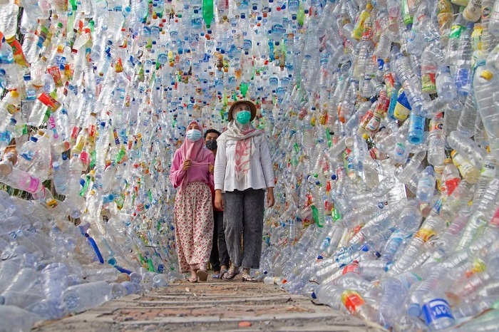 Indonesian museum made from plastic bottles, bags highlights marine crisis