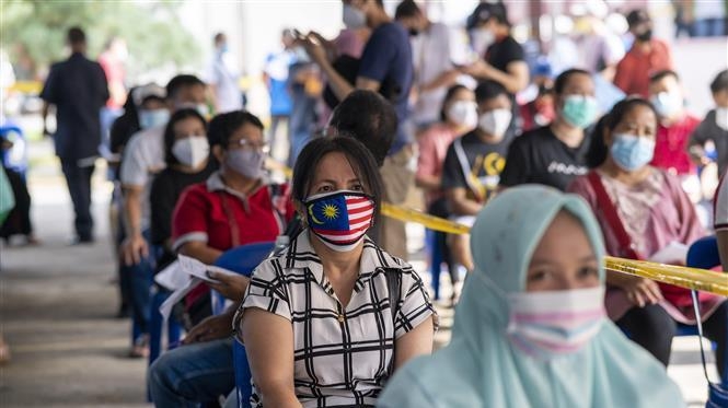 Malaysia resumes interstate travel