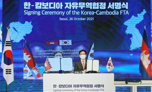 ROK signs bilateral FTAs with Cambodia, Philippines
