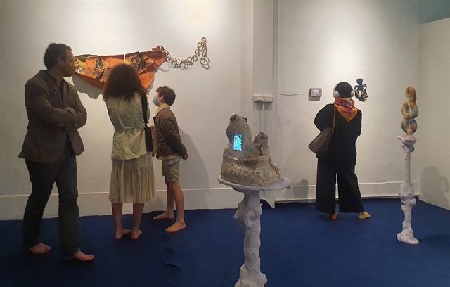 Art installation displays objects of artist’s dreams