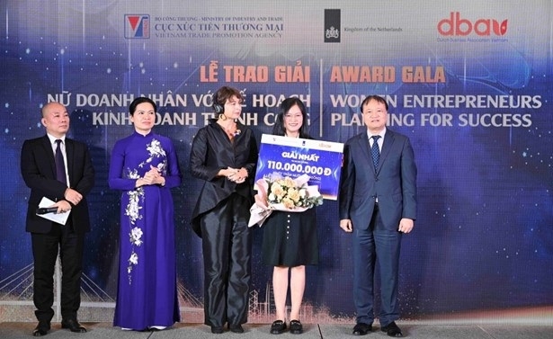 Vietnamese female entrepreneurs awarded prizes for planning for success