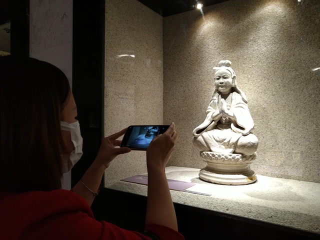 Ceramic display showcases Việt Nam's long history