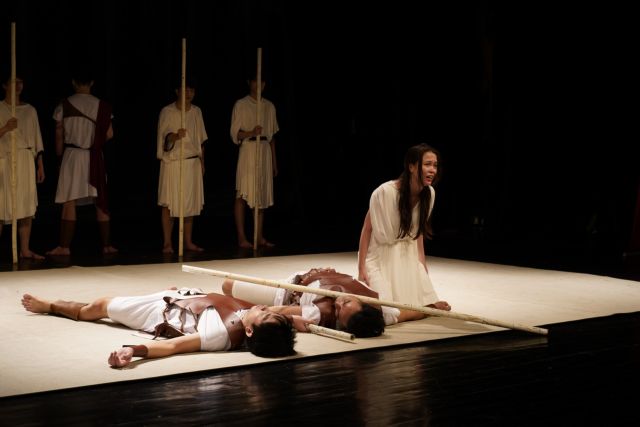 Classic Antigone set for Hà Nội stage