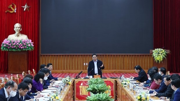PM works with leaders of Cao Bang