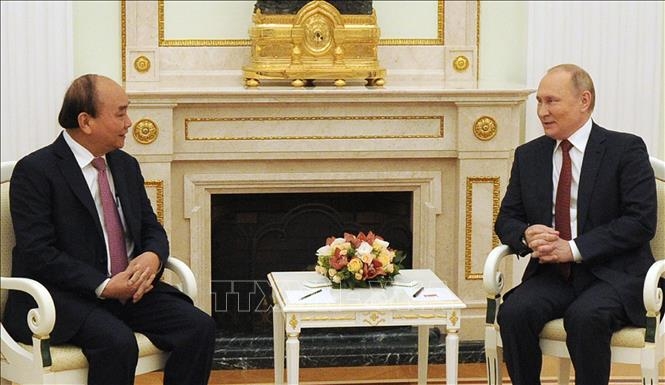 President Nguyen Xuan Phuc holds talks with Russian counterpart Vladimir Putin