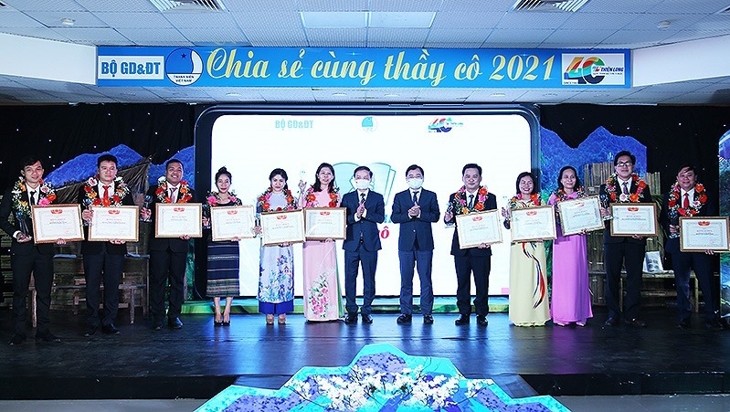 Programme honours 50 teachers with effective teaching practices