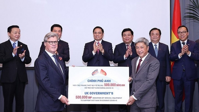 Vietnam wishes for strategic cooperation with AstraZeneca: PM