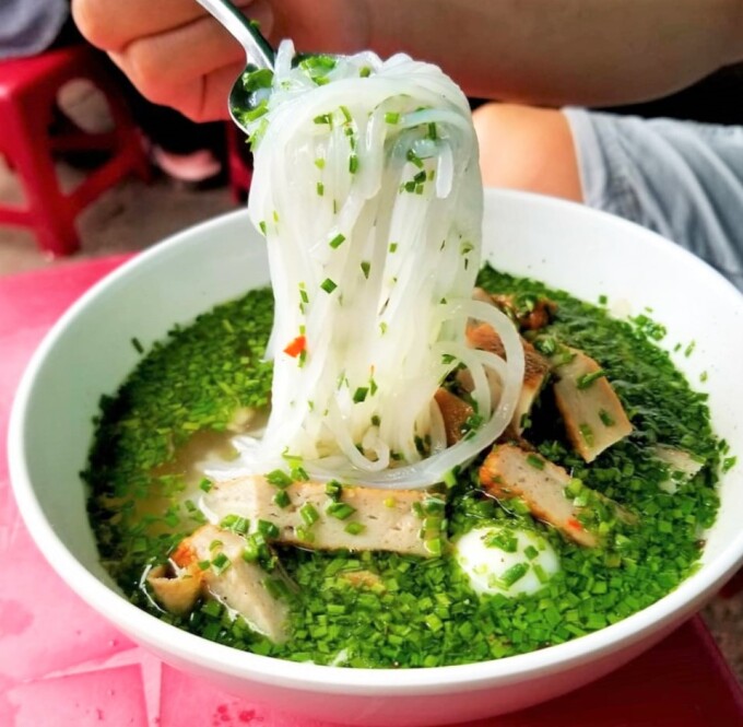 Phu Yen shallot soup cake in Saigon