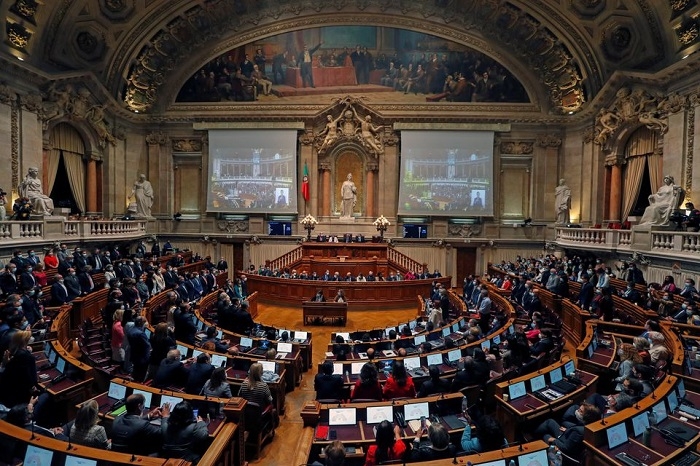 Portugal's president to dissolve parliament; snap election looms