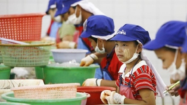 Thailand plans to reopen borders to foreign workers amid shortage