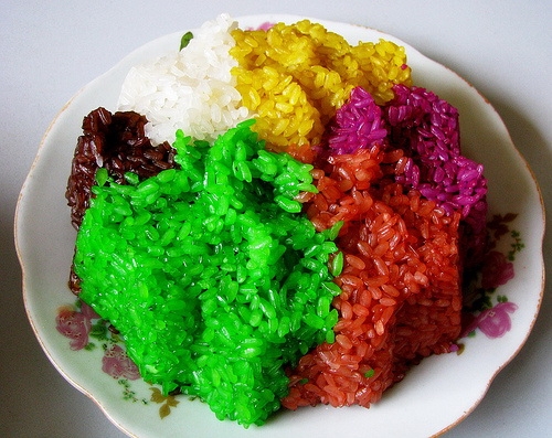 Xôi bảy màu chosen as one of top 100 best dishes of Việt Nam