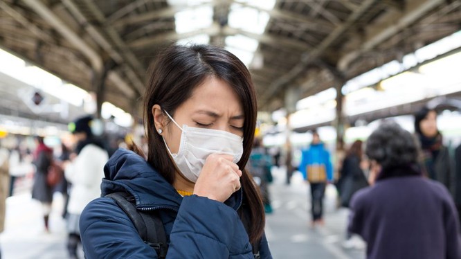 Study finds Omicron multiplies faster in airways, slower in lungs