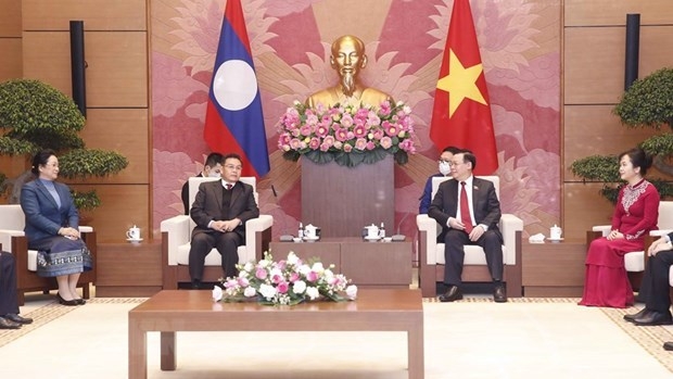 Top Vietnamese, Lao legislators hold talks