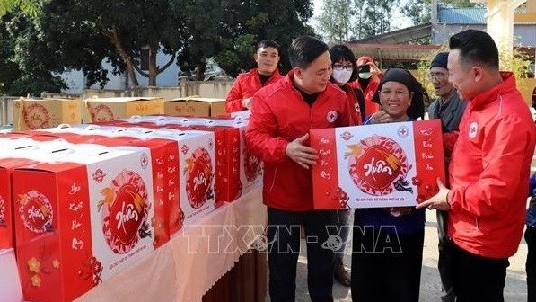 Vietnam Red Cross Society launches campaign to support poor people