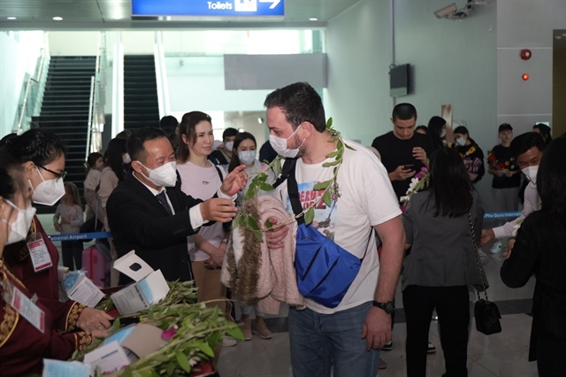 Việt Nam receives international visitors with “vaccine passports”