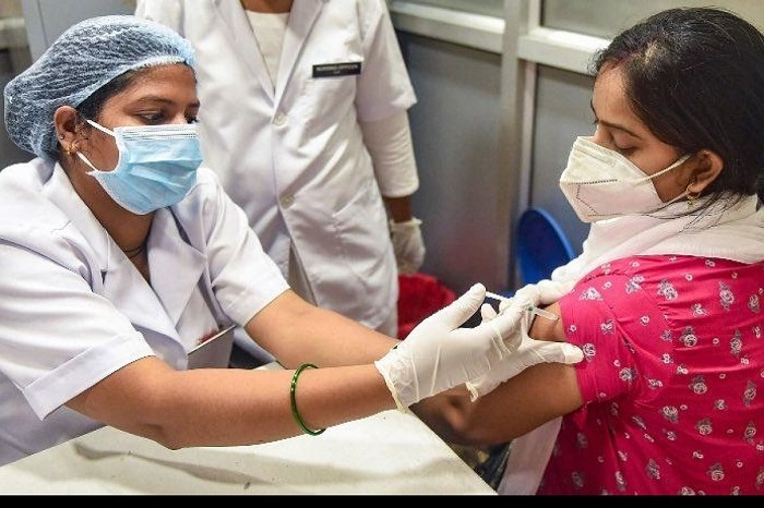 India to give COVID-19 booster shots to healthcare workers from Jan. 10