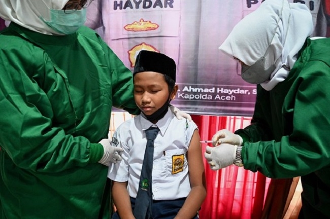 Indonesia starts COVID-19 vaccinations for young children