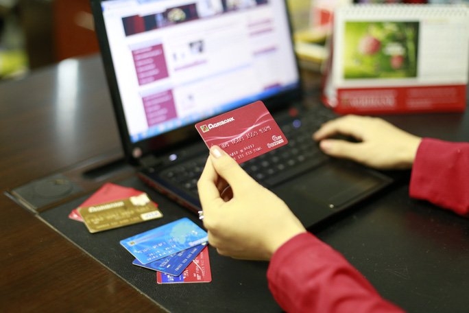 Banking sector faces opportunities, challenges in 2022
