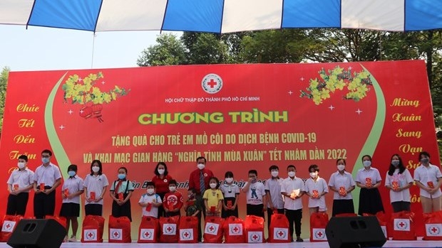 COVID-19 orphans in Ho Chi Minh City receive Tet gifts